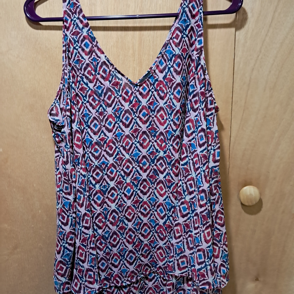 Printed V-Neck Sleeveless Tank Top in Burgundy and Blue